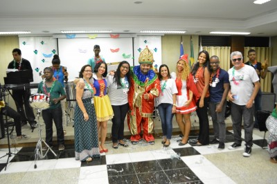 INTS promove bailinho de carnaval com banda da APAE Salvador